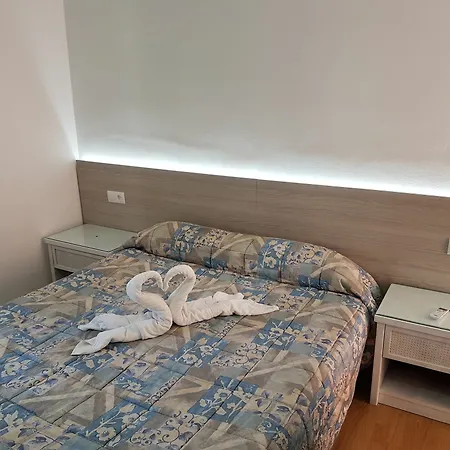 Montsant בית הארחה 3*